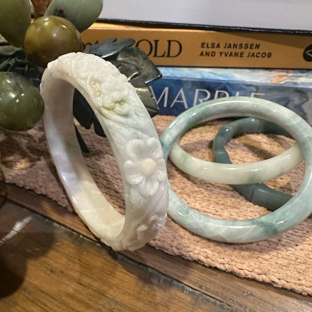 Burmese Jadeite Jade Floral Carved Bangle